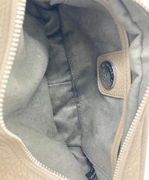 PELLE MORBIDA（ペッレモルビダ）PELLE MORBIDA (ペッレモルビダ) クラッチバッグ ベージュの古着・服飾アイテム