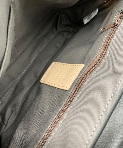 russet（ラシット）russet (ラシット) ソフトレザーフラップショルダーバッグ ブラックの古着・服飾アイテム