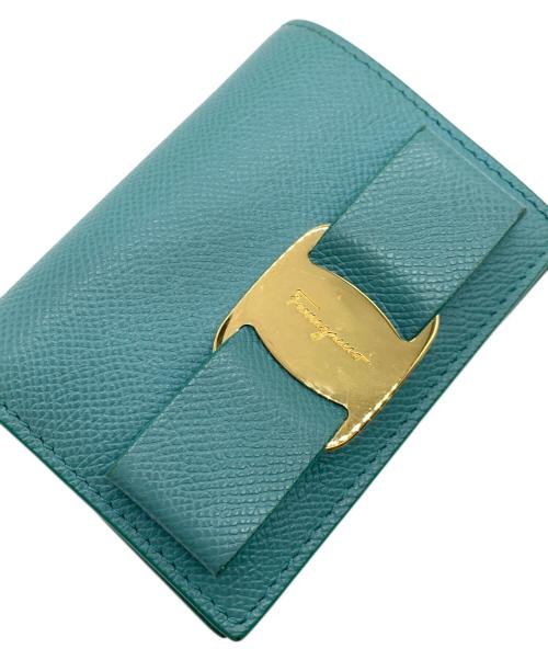 Salvatore Ferragamo（サルヴァトーレ フェラガモ）Salvatore Ferragamo (サルヴァトーレ フェラガモ) ヴァラリボン 2つ折り財布 エメラルドグリーンの古着・服飾アイテム
