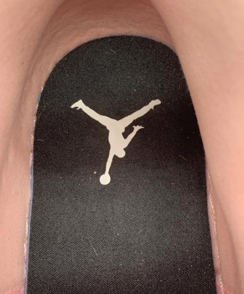NIKE（ナイキ）NIKE (ナイキ) AIR JORDAN 1 MID SE / エア ジョーダン1 ミッド ライトグレー サイズ:US/9.5の古着・服飾アイテム