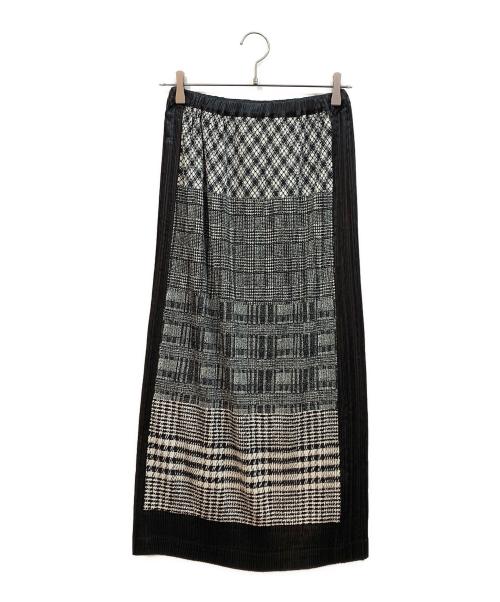 ISSEY MIYAKE（イッセイミヤケ）ISSEY MIYAKE (イッセイミヤケ) ロングスカート ホワイト×ブラック サイズ:Mの古着・服飾アイテム
