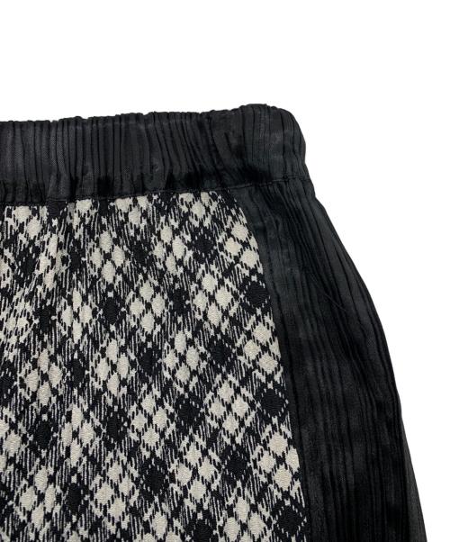 ISSEY MIYAKE（イッセイミヤケ）ISSEY MIYAKE (イッセイミヤケ) ロングスカート ホワイト×ブラック サイズ:Mの古着・服飾アイテム