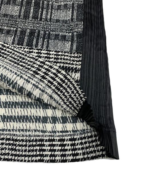 ISSEY MIYAKE（イッセイミヤケ）ISSEY MIYAKE (イッセイミヤケ) マーブルプリントプリーツ切替スキッパーシャツ ホワイト×ブラック サイズ:Mの古着・服飾アイテム
