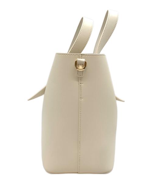 CHARLES & KEITH（チャールズアンドキース）CHARLES & KEITH (チャールズアンドキース) シャナイア ダブルハンドルスラウチーバッグ ホワイトの古着・服飾アイテム