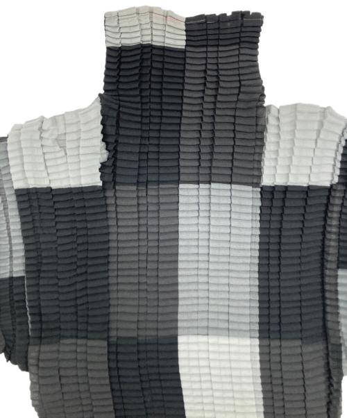 ISSEY MIYAKE（イッセイミヤケ）ISSEY MIYAKE (イッセイミヤケ) ハイネックカットソー ブラック×グレー サイズ:Mの古着・服飾アイテム