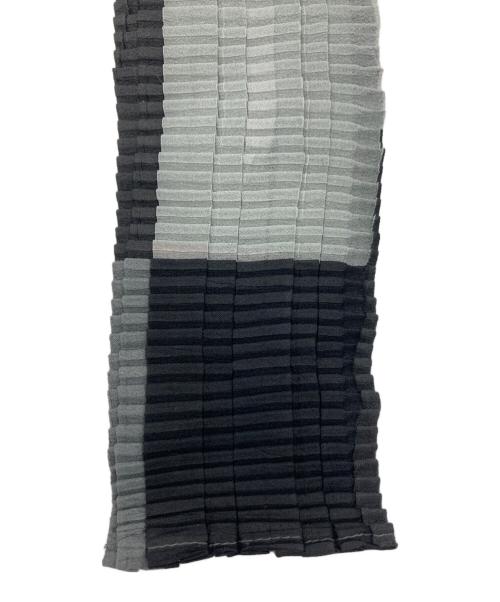 ISSEY MIYAKE（イッセイミヤケ）ISSEY MIYAKE (イッセイミヤケ) ハイネックカットソー ブラック×グレー サイズ:Mの古着・服飾アイテム