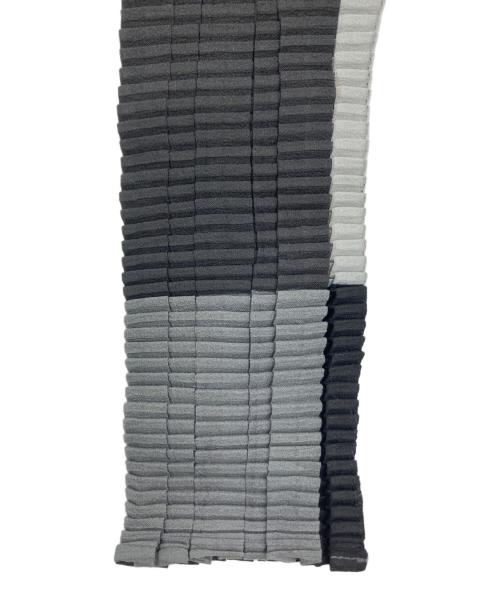 ISSEY MIYAKE（イッセイミヤケ）ISSEY MIYAKE (イッセイミヤケ) ハイネックカットソー ブラック×グレー サイズ:Mの古着・服飾アイテム