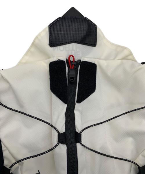 THE NORTH FACE（ザ ノース フェイス）THE NORTH FACE (ザ ノース フェイス) トレイルランニングバックパック ホワイト×ブラックの古着・服飾アイテム