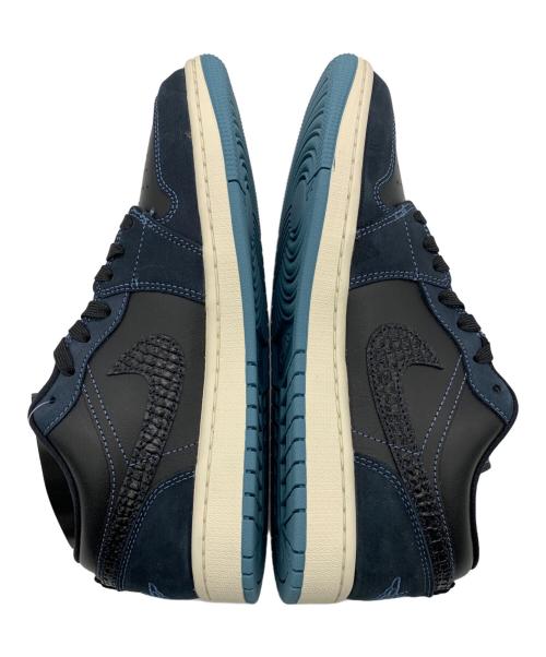 NIKE（ナイキ）NIKE (ナイキ) Women's Air Jordan 1 Low Navy&Black Snakeskin / ウィメンズ エアジョーダン1 ロー ネイビー&ブラックスネークスキン ブラック サイズ:US：10の古着・服飾アイテム