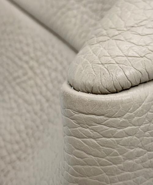 YOUNG & OLSEN The DRYGOODS STORE（ヤングアンドオルセン ザ ドライグッズストア）YOUNG & OLSEN The DRYGOODS STORE (ヤングアンドオルセン ザ ドライグッズストア) レザートートバッグ ベージュの古着・服飾アイテム