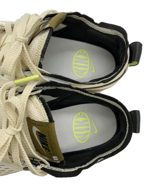 NIKE（ナイキ）NIKE (ナイキ) スニーカー ホワイト サイズ:US8.5の古着・服飾アイテム