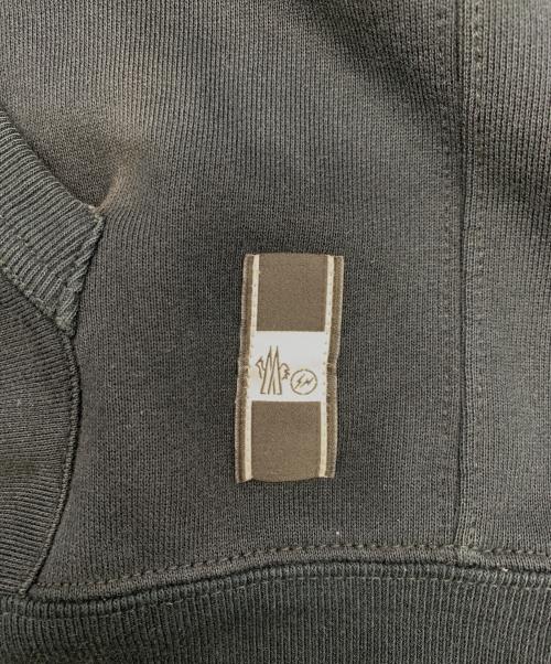 MONCLER（モンクレール）MONCLER (モンクレール) FRAGMENT DESIGN (フラグメントデザイン) パーカー ネイビー サイズ:Lの古着・服飾アイテム