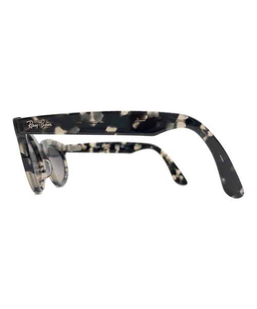 RAY-BAN（レイバン）RAY-BAN (レイバン) サングラス ブラック×ホワイト サイズ:53□22 150の古着・服飾アイテム