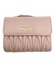 MIU MIU（ミュウミュウ）の古着「3つ折り財布」｜ピンク