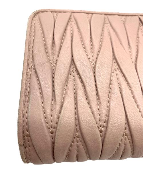 MIU MIU（ミュウミュウ）MIU MIU (ミュウミュウ) 3つ折り財布 ピンクの古着・服飾アイテム