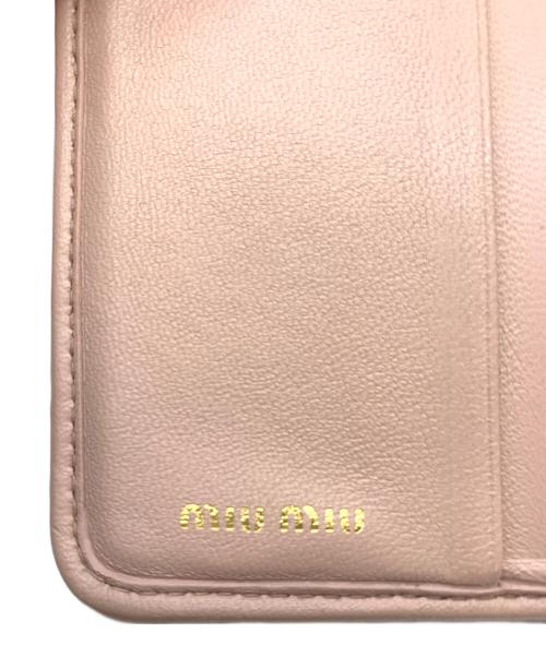 MIU MIU（ミュウミュウ）MIU MIU (ミュウミュウ) 3つ折り財布 ピンクの古着・服飾アイテム