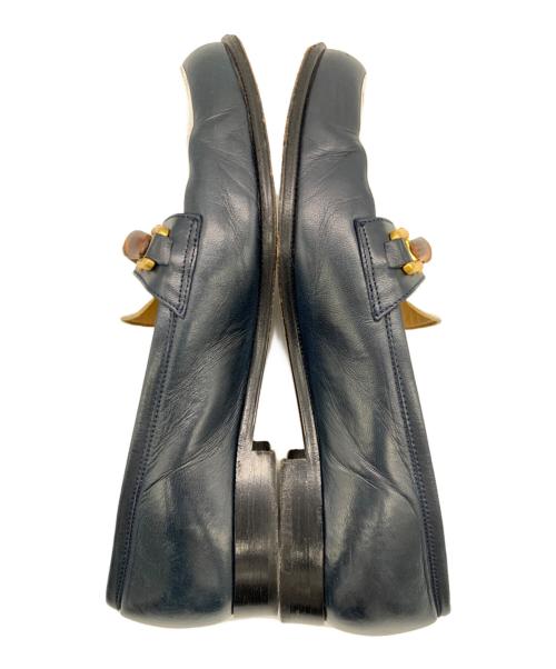 GUCCI（グッチ）GUCCI (グッチ) ローファー ブラック×ホワイト サイズ:7の古着・服飾アイテム