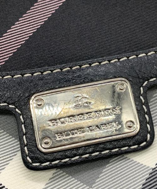 BURBERRY BLUE LABEL（バーバリー ブルー レーベル）BURBERRY BLUE LABEL (バーバリー ブルー レーベル) ショルダーバッグ グレー×ブラック×ピンクの古着・服飾アイテム
