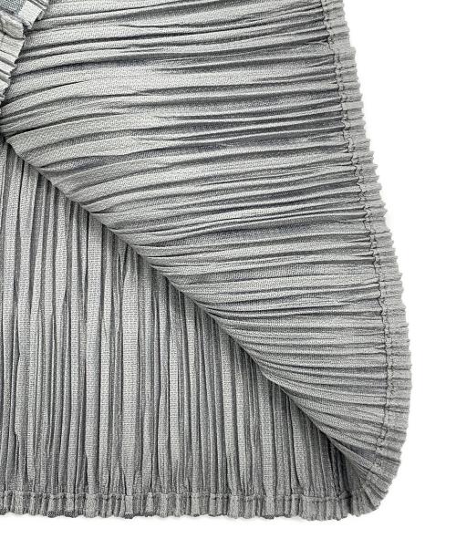 PLEATS PLEASE（プリーツプリーズ）PLEATS PLEASE (プリーツプリーズ) プリーツポロシャツ グレー サイズ:3の古着・服飾アイテム