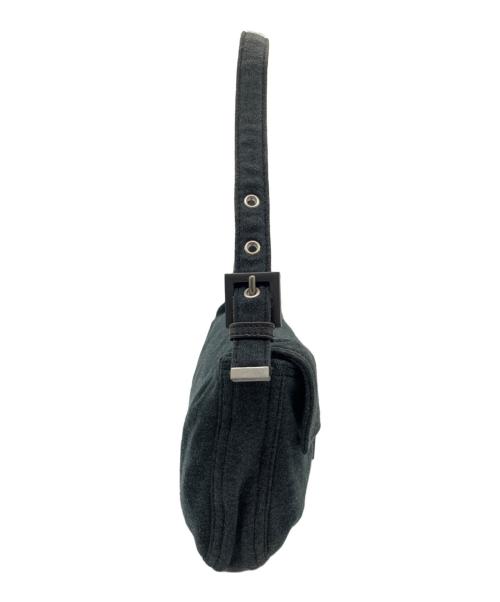 FENDI（フェンディ）FENDI (フェンディ) ショルダーバッグ グレーの古着・服飾アイテム