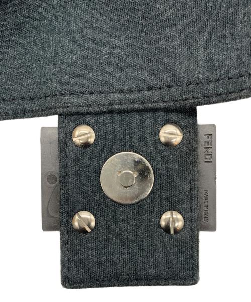 FENDI（フェンディ）FENDI (フェンディ) ショルダーバッグ グレーの古着・服飾アイテム