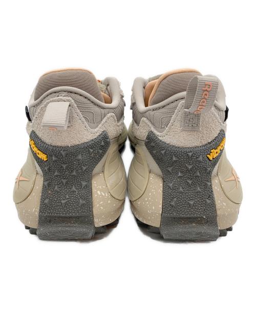 REEBOK（リーボック）REEBOK (リーボック) ZIG KINETICA 2.5 EDGE ベージュ サイズ:US：3 1/2の古着・服飾アイテム