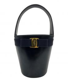 Ferragamo（フェラガモ）の古着「ハンドバッグ」｜ブラック