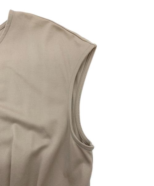 BLUE LABEL CRESTBRIDGE（ブルーレーベルクレストブリッジ）BLUE LABEL CRESTBRIDGE (ブルーレーベルクレストブリッジ) ノースリーブワンピース ベージュ サイズ:36の古着・服飾アイテム