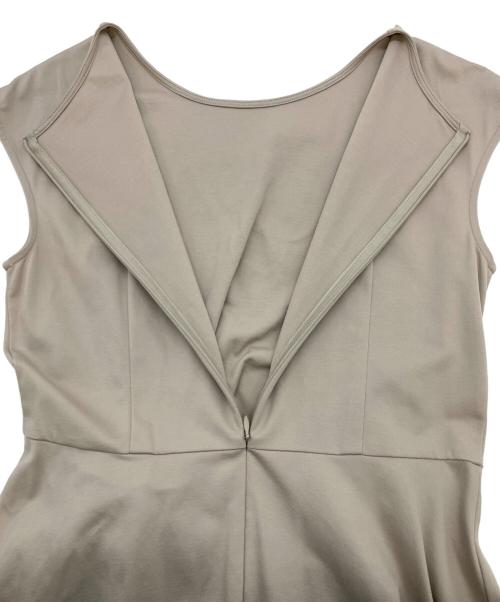 BLUE LABEL CRESTBRIDGE（ブルーレーベルクレストブリッジ）BLUE LABEL CRESTBRIDGE (ブルーレーベルクレストブリッジ) ノースリーブワンピース ベージュ サイズ:36の古着・服飾アイテム