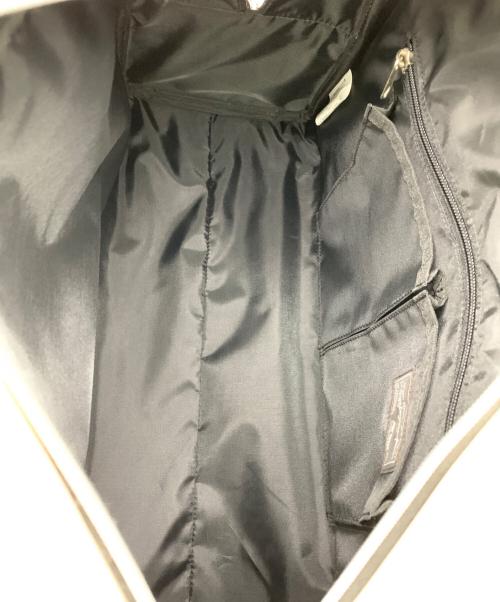 AVIREX（アヴィレックス）AVIREX (アヴィレックス) エナメルボストンバッグ ベージュの古着・服飾アイテム