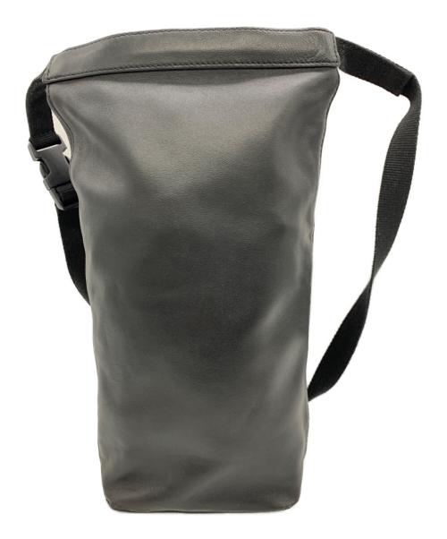 MM6 Maison Margiela（エムエムシックスメゾンマルジェラ）MM6 Maison Margiela (エムエムシックスメゾンマルジェラ) ユーティリティ ミニ ボトルバッグ ブラックの古着・服飾アイテム