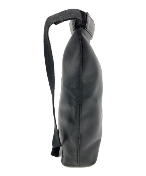 MM6 Maison Margiela（エムエムシックスメゾンマルジェラ）MM6 Maison Margiela (エムエムシックスメゾンマルジェラ) ユーティリティ ミニ ボトルバッグ ブラックの古着・服飾アイテム