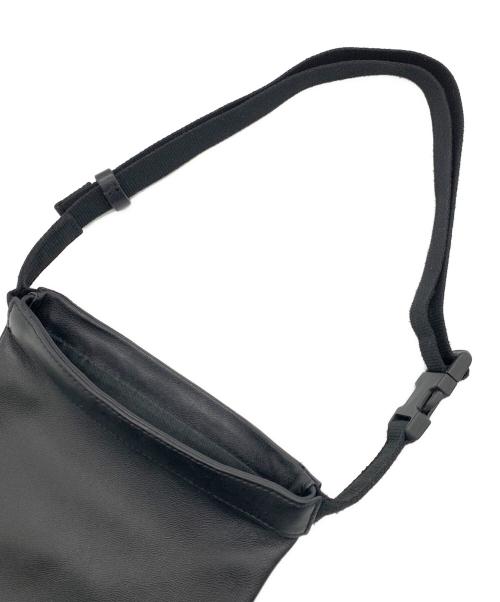 MM6 Maison Margiela（エムエムシックスメゾンマルジェラ）MM6 Maison Margiela (エムエムシックスメゾンマルジェラ) ユーティリティ ミニ ボトルバッグ ブラックの古着・服飾アイテム