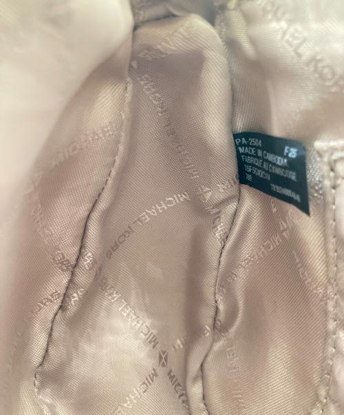 MICHAEL KORS（マイケルコース）MICHAEL KORS (マイケルコース) クロスボディスモール アイボリーの古着・服飾アイテム