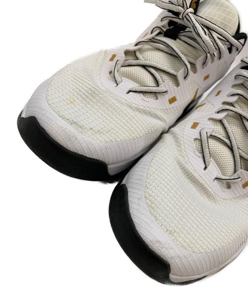 NIKE（ナイキ）NIKE (ナイキ) スニーカー ホワイト サイズ:US9.5の古着・服飾アイテム