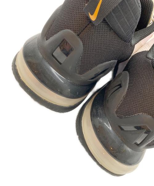 NIKE（ナイキ）NIKE (ナイキ) スニーカー ホワイト サイズ:US9.5の古着・服飾アイテム