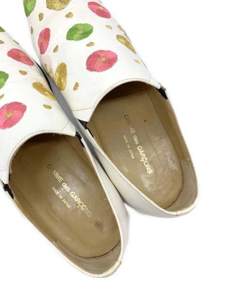COMME des GARCONS（コムデギャルソン）COMME des GARCONS (コムデギャルソン) ポインテッドトゥスリッポン ホワイト サイズ:23の古着・服飾アイテム