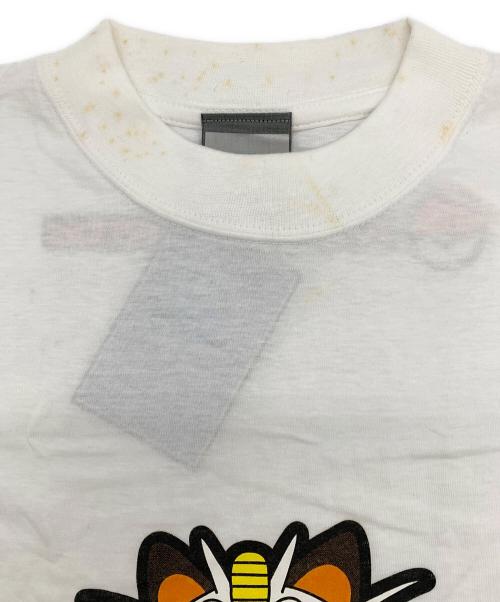 cyber graphics（サイバーグラフィックス）cyber graphics (サイバーグラフィックス) pokemon (ポケモン) ニャース Tシャツ ホワイト サイズ:Mの古着・服飾アイテム