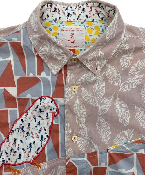 KAWATANI SHIRT（カワタニシャツ）KAWATANI SHIRT (カワタニシャツ) Love bird インコ 半袖シャツ クスミピンク サイズ:Lの古着・服飾アイテム