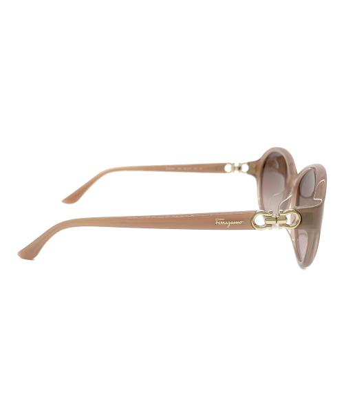 Salvatore Ferragamo（サルヴァトーレ フェラガモ）Salvatore Ferragamo (サルヴァトーレ フェラガモ) サングラス ベージュ サイズ:56▢16 135の古着・服飾アイテム