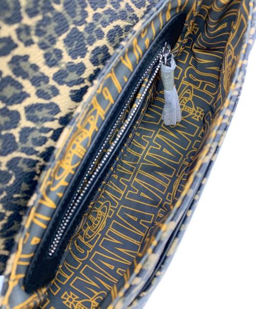 Vivienne Westwood（ヴィヴィアンウエストウッド）Vivienne Westwood (ヴィヴィアンウエストウッド) ショルダーバッグ ブラウン×ブラックの古着・服飾アイテム