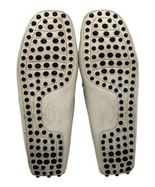 TOD'S（トッズ）TOD'S (トッズ) ドライビングシューズ ホワイト サイズ:37の古着・服飾アイテム