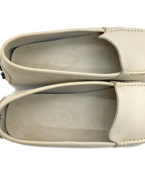 TOD'S（トッズ）TOD'S (トッズ) ドライビングシューズ ホワイト サイズ:37の古着・服飾アイテム