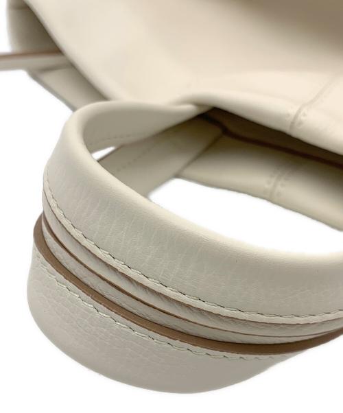 GIANNI CHIARINI（ジャンニ キアリーニ）GIANNI CHIARINI (ジャンニ キアリーニ) AMBRA SMALL HAND BAG ホワイトの古着・服飾アイテム