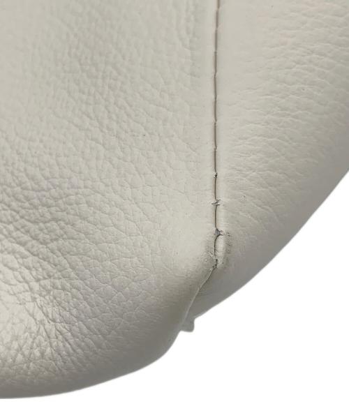 GIANNI CHIARINI（ジャンニ キアリーニ）GIANNI CHIARINI (ジャンニ キアリーニ) AMBRA SMALL HAND BAG ホワイトの古着・服飾アイテム