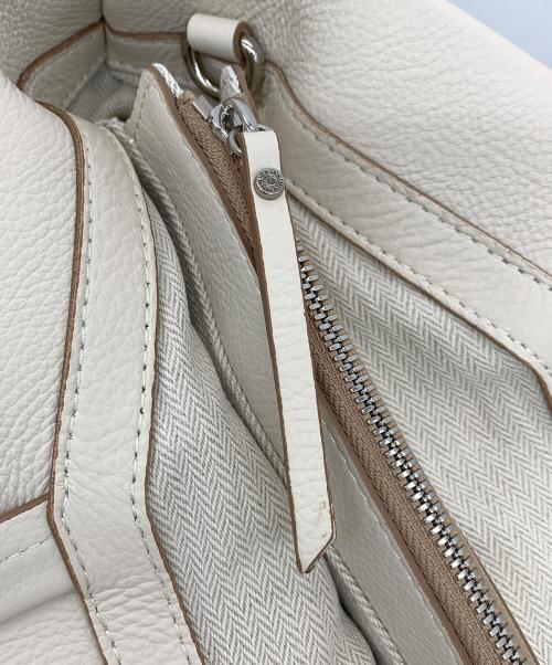 GIANNI CHIARINI（ジャンニ キアリーニ）GIANNI CHIARINI (ジャンニ キアリーニ) AMBRA SMALL HAND BAG ホワイトの古着・服飾アイテム