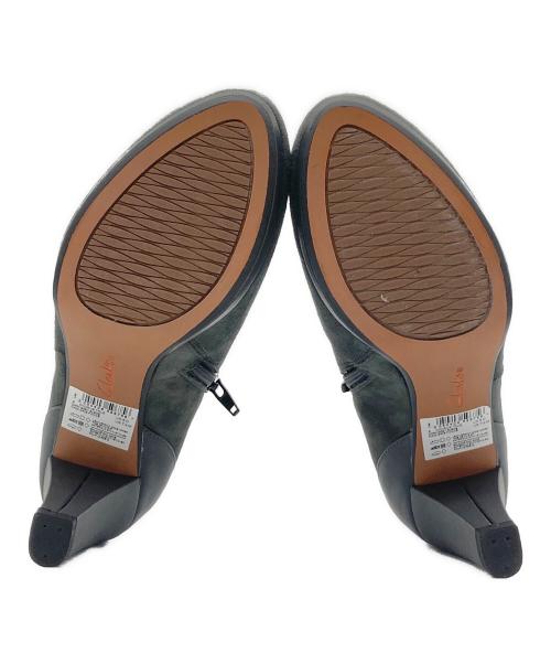 CLARKS（クラークス）CLARKS (クラークス) CHROUS TRUE / コーラストゥルー グレー サイズ:UK 5（50）の古着・服飾アイテム