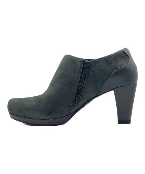 CLARKS（クラークス）CLARKS (クラークス) CHROUS TRUE / コーラストゥルー グレー サイズ:UK 5（50）の古着・服飾アイテム