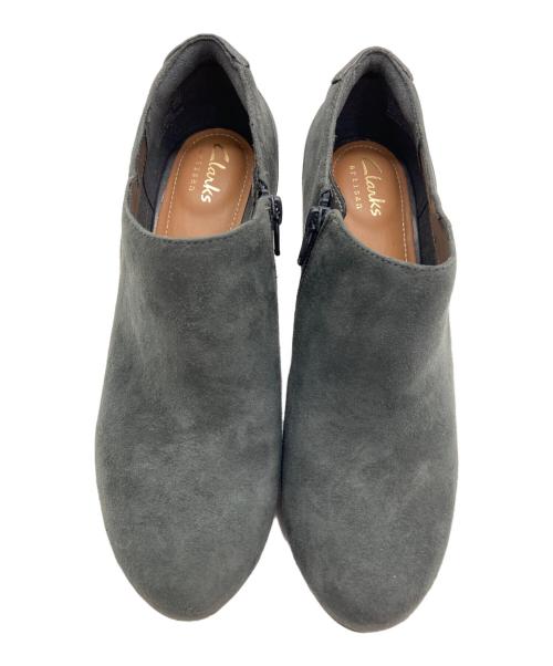 CLARKS（クラークス）CLARKS (クラークス) CHROUS TRUE / コーラストゥルー グレー サイズ:UK 5（50）の古着・服飾アイテム