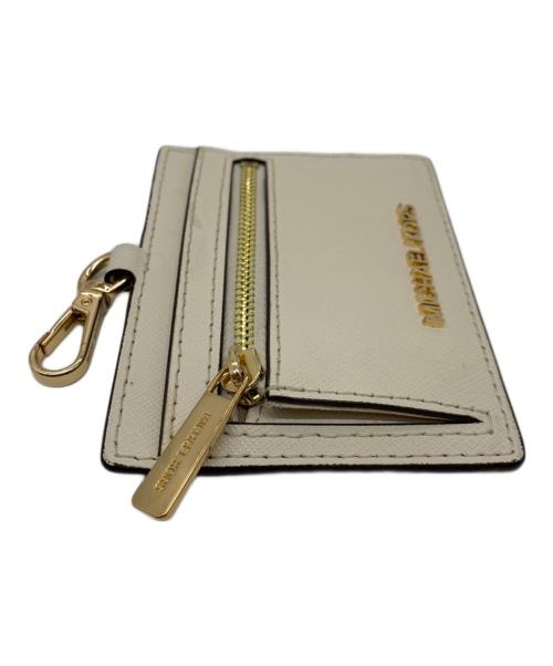MICHAEL KORS（マイケルコース）MICHAEL KORS (マイケルコース) パスケース ホワイトの古着・服飾アイテム
